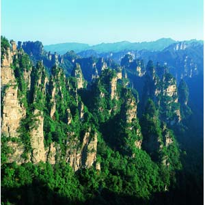张家界、天子山、宝峰湖二晚三日游（张家界最佳旅游路线）