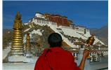 西藏转经僧侣